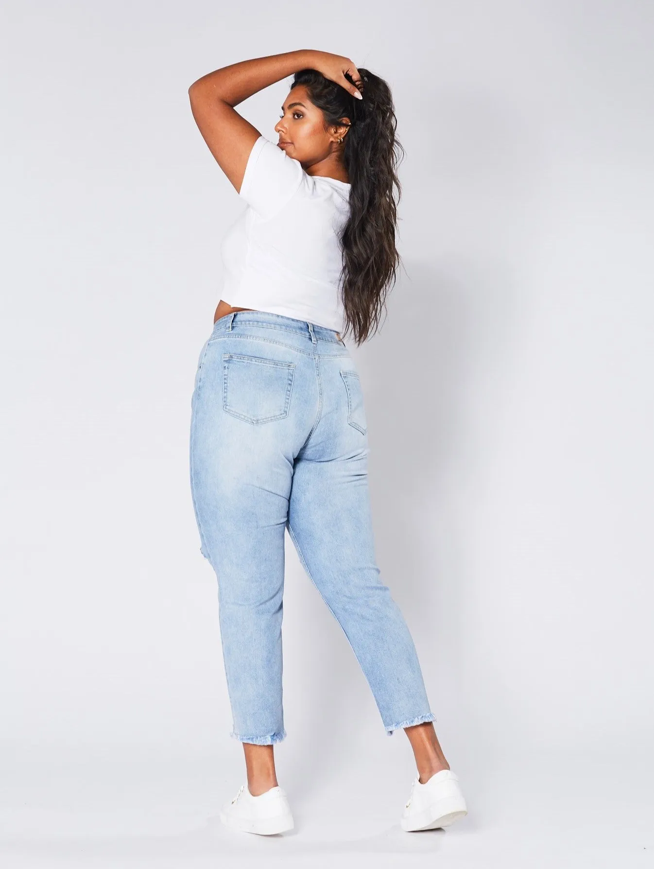 Boyfriend Distressed Jeans - Blue Wash